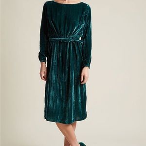 Anthro BB Dakota Emerald Green Velvet Midi Dress (Sz L)